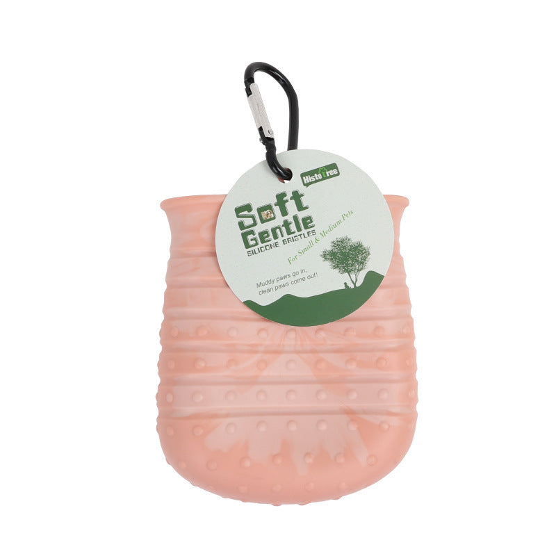 Portable paw cleaner