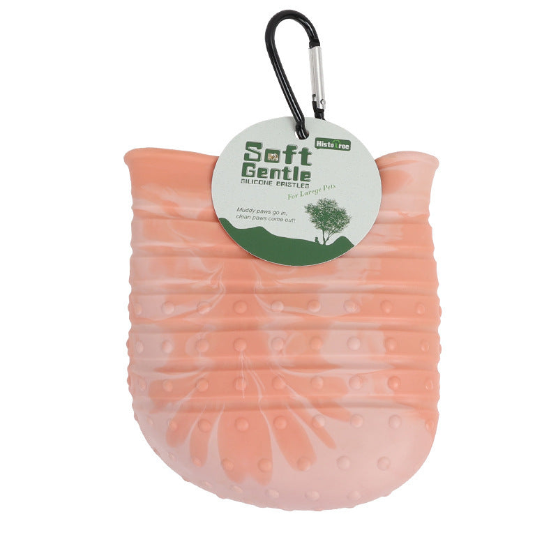 Portable paw cleaner