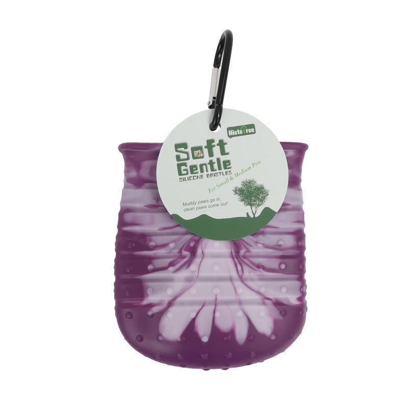 Portable paw cleaner